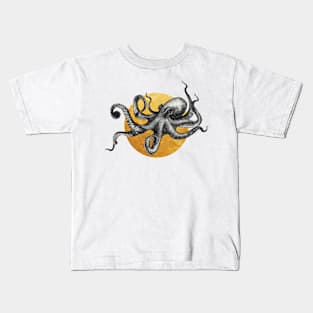 Octopus in golden circle Kids T-Shirt